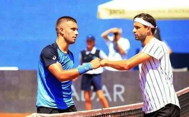 主教练以 主教练以